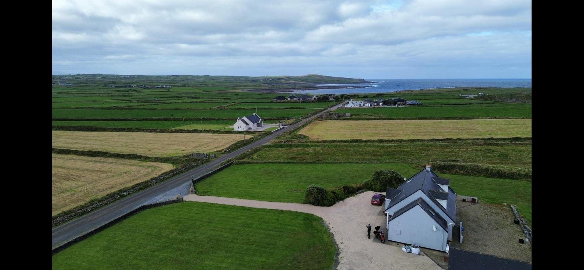 Cois Na Mara Bridges Of Ross V15 T677 Bed & Breakfast Kilbaha Exterior photo