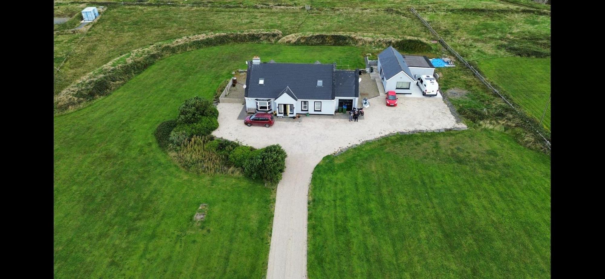 Cois Na Mara Bridges Of Ross V15 T677 Bed & Breakfast Kilbaha Exterior photo